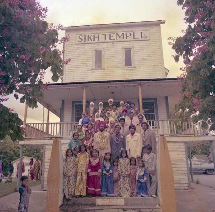 [Photo of Sinder Sandhu, Jaswant Gill and their wedding guests]