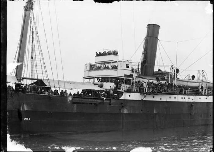 Komagata Maru incident - Sikhs on deck and bridge